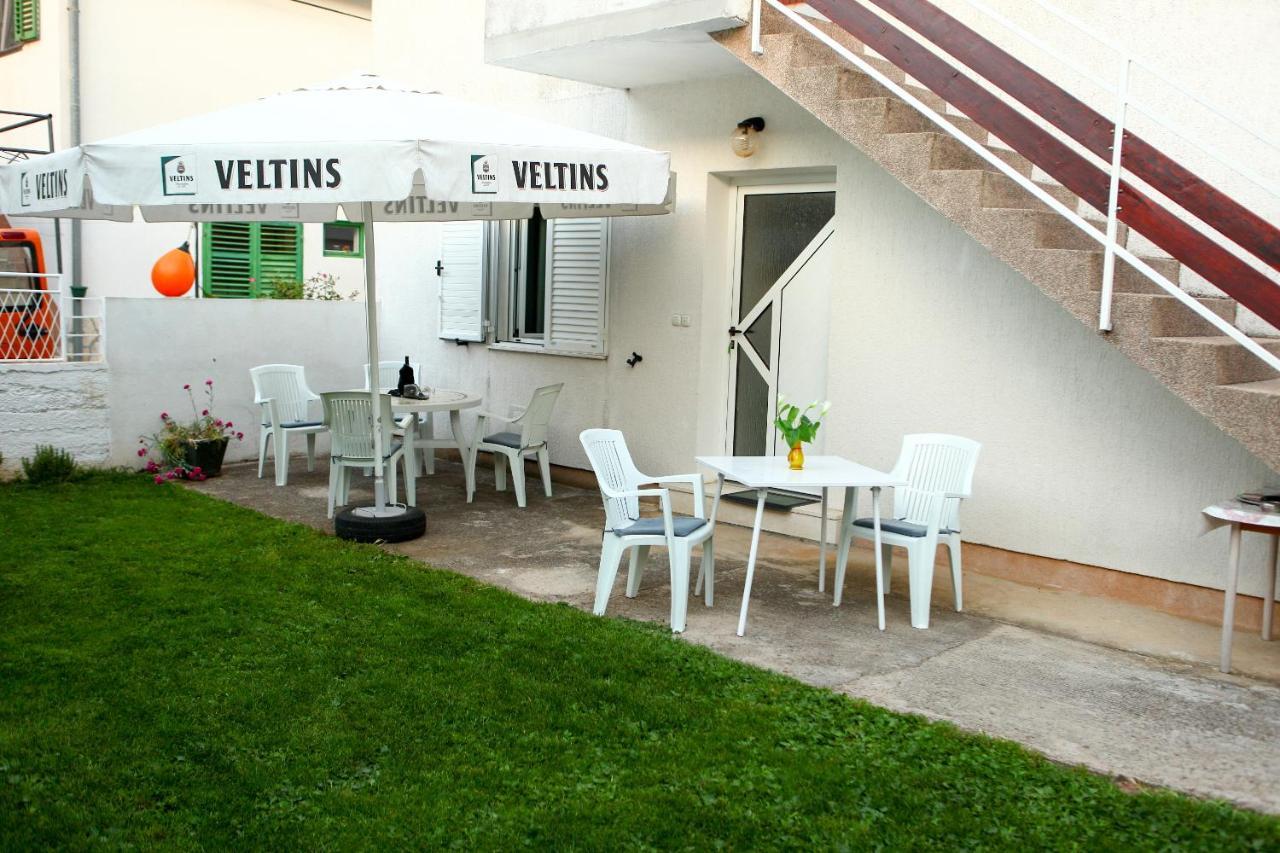 Apartmani Ana Juricev Vodice Buitenkant foto
